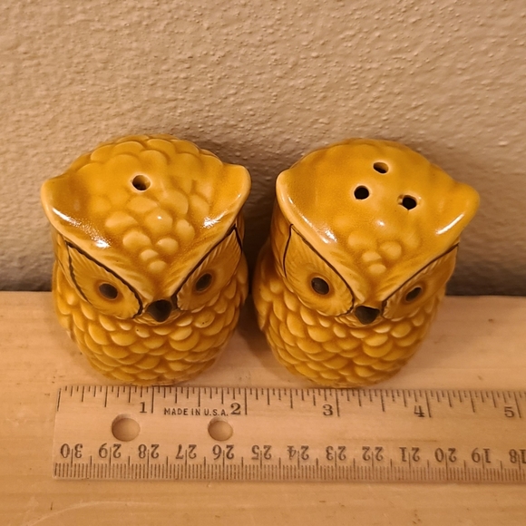 Vintage Owl Salt & Pepper Shakers - Picture 10 of 10